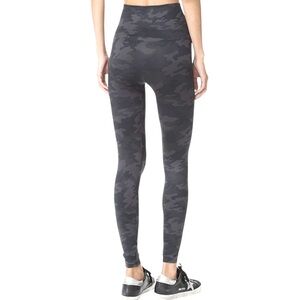 NEW SPANX LOOK AT ME NOW SEAMLESS CAMO FLAT-OUT FLATTENING LEGGINGS XL